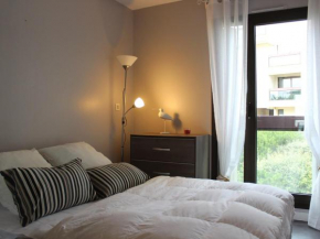Appartement T2 avec Balcon et Piscine - La Rochelle Quartier des Minimes - FR-1-246-589